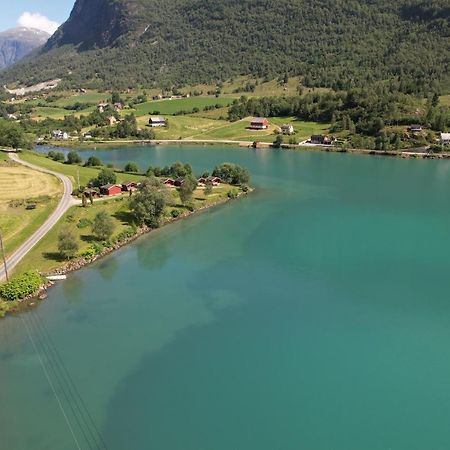 Hotel Loken Camping - Trivelig Og Idyllisk Ved Vannet Olden Esterno foto