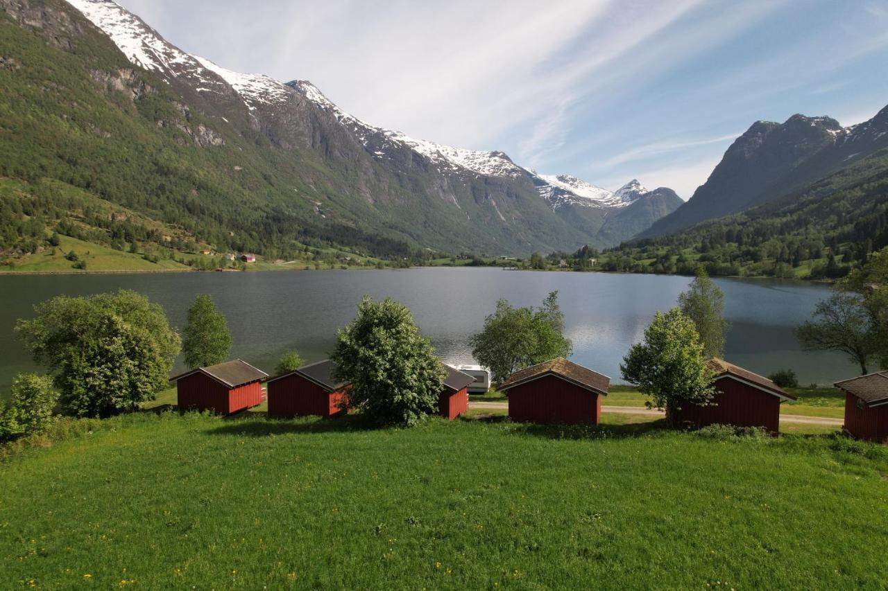 Hotel Loken Camping - Trivelig Og Idyllisk Ved Vannet Olden Esterno foto