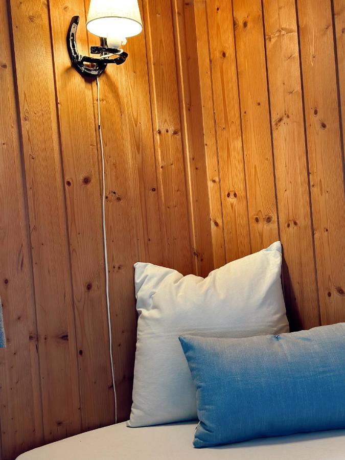 Hotel Loken Camping - Trivelig Og Idyllisk Ved Vannet Olden Esterno foto